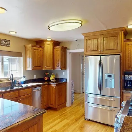 Tacit Shadow Resort Aviator Queen Suite, Gym, Coffee Bar, Hot-Tub, Free Laundry, Food Available Parowan Exterior photo