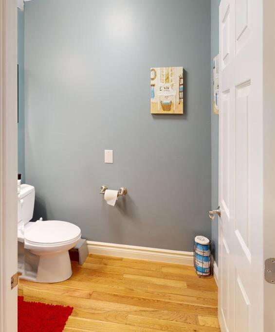 Apartment Tacit Shadow Aviator Queen Suite, Gym, Coffee Bar, Hot-tub, Free Laundry, Food Available Parowan