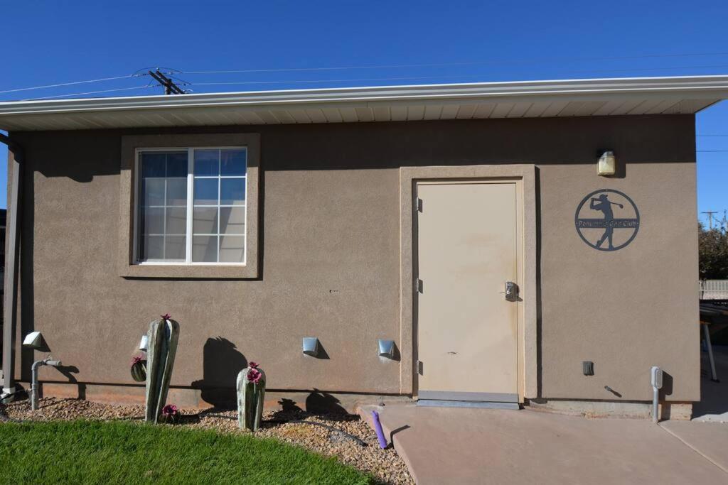 Apartment Tacit Shadow Aviator Queen Suite, Gym, Coffee Bar, Hot-tub, Free Laundry, Food Available