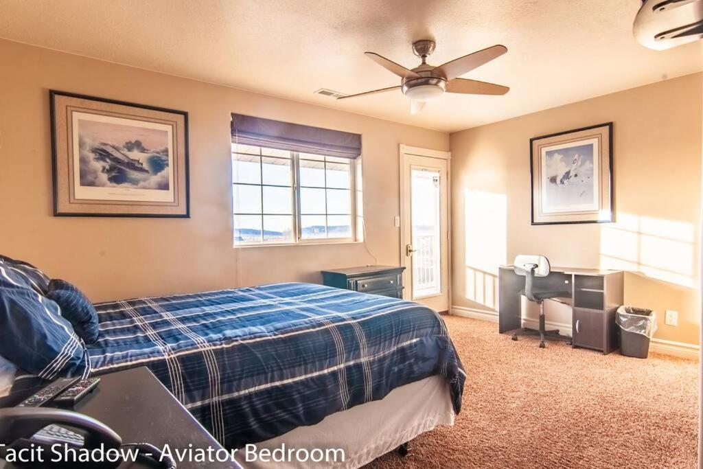 Apartment Tacit Shadow Aviator Queen Suite, Gym, Coffee Bar, Hot-tub, Free Laundry, Food Available